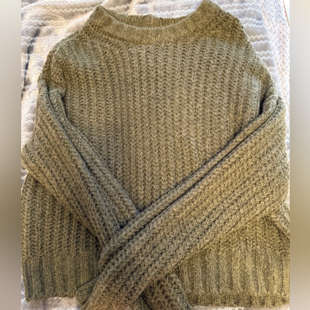 American Eagle Outfitters Green Knit Sweater